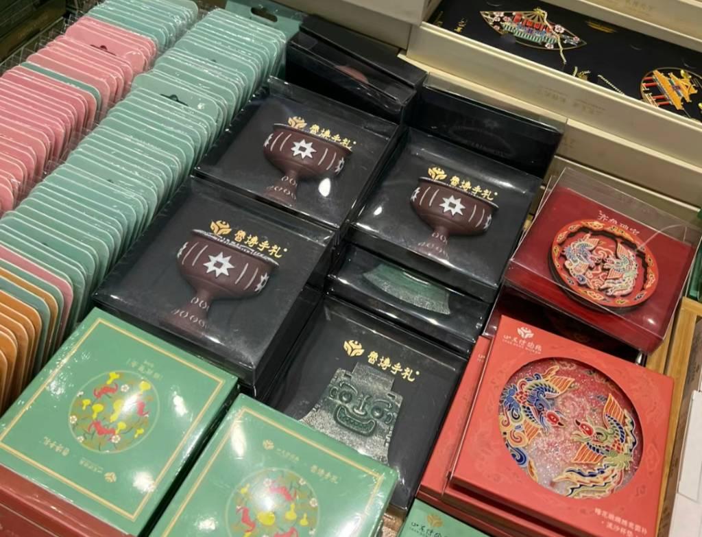 图为博物馆的文创产品