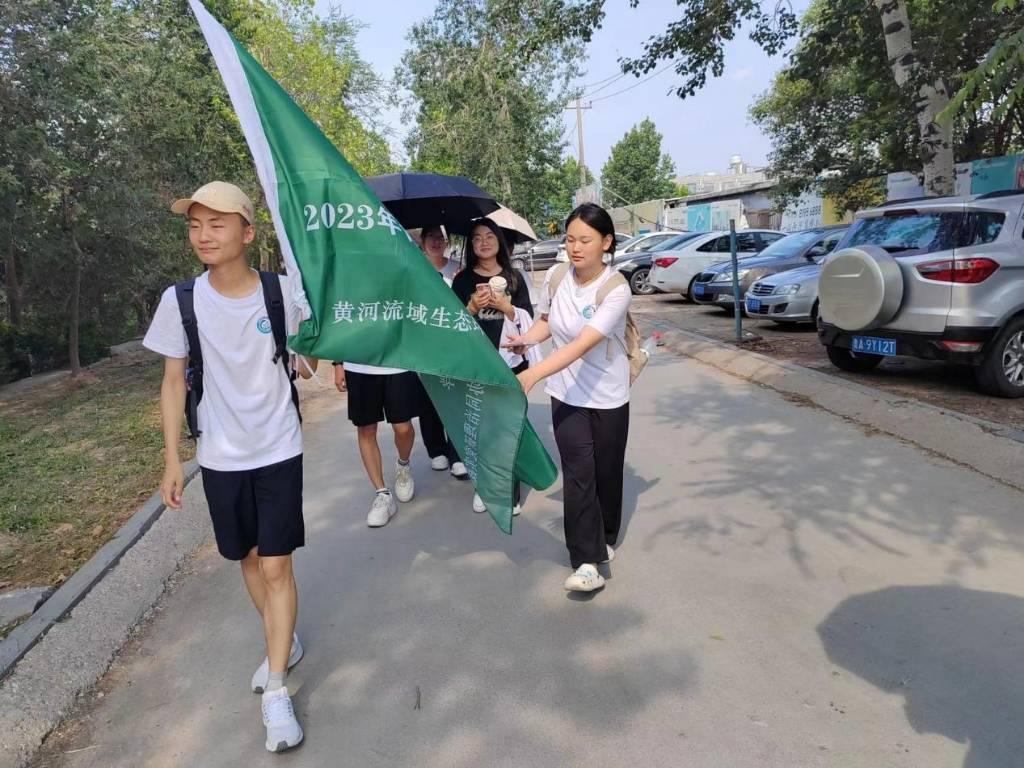 图为安澜黄河研究队前往黄河流域周边地域实地考察。